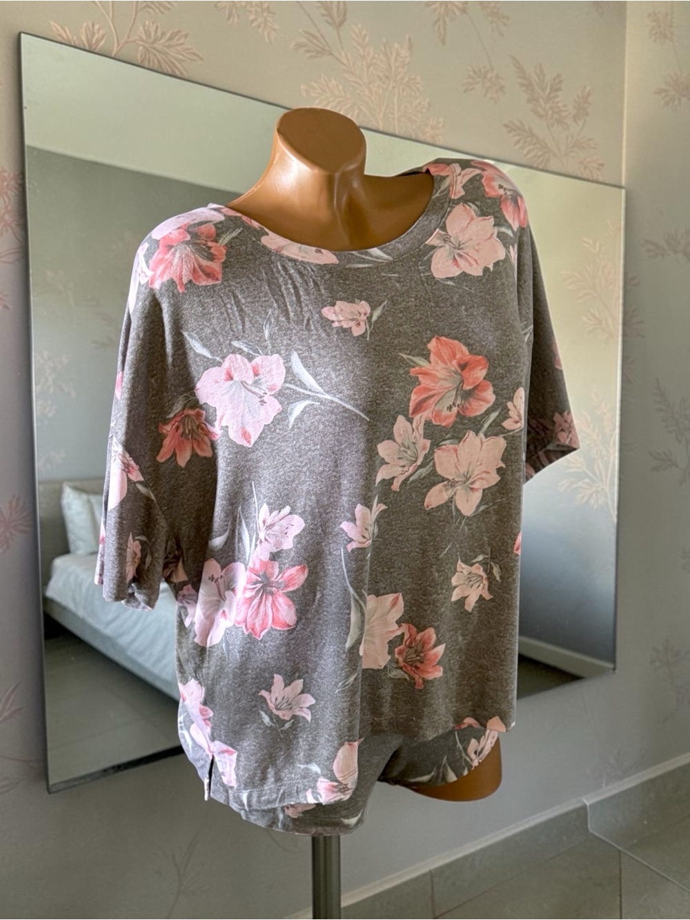 Joyspun l 2-piece PJ T-shirt & short set l Drawstring, Pockets l XL l EUC